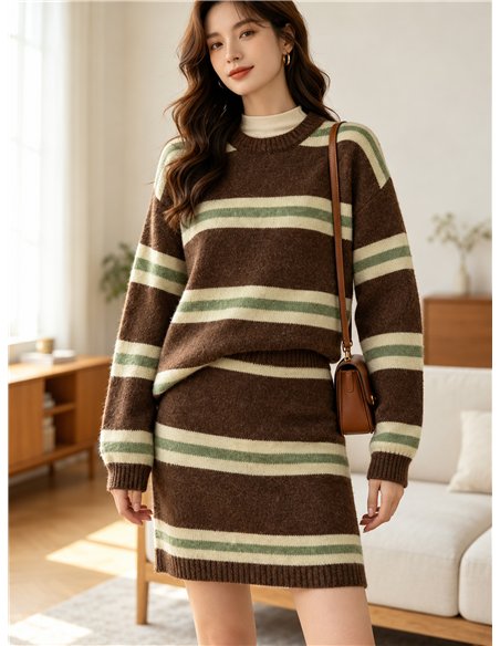 Conjunto de jersey rayas y falda corta