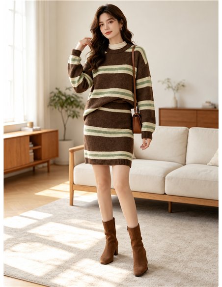 Conjunto de jersey rayas y falda corta