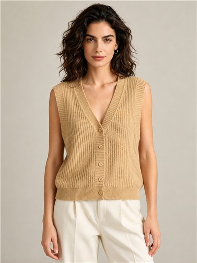 Ribbed button knit vest
