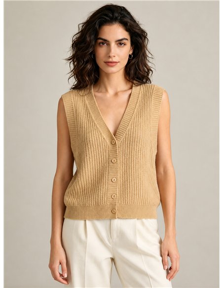 Ribbed button knit vest