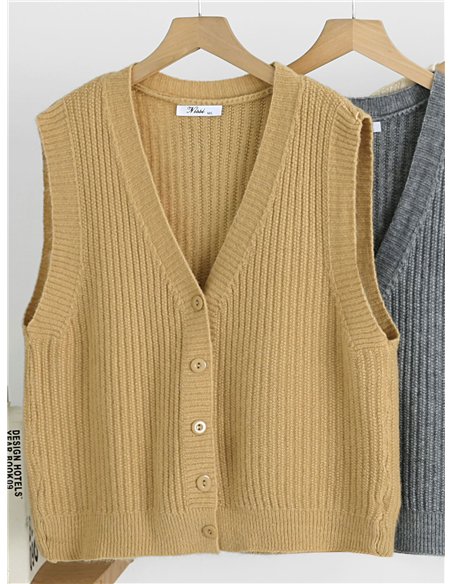 Ribbed button knit vest