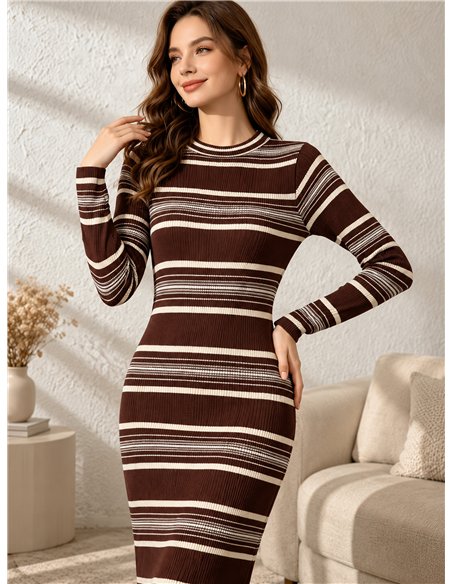 Robe longue en maille à fines rayures