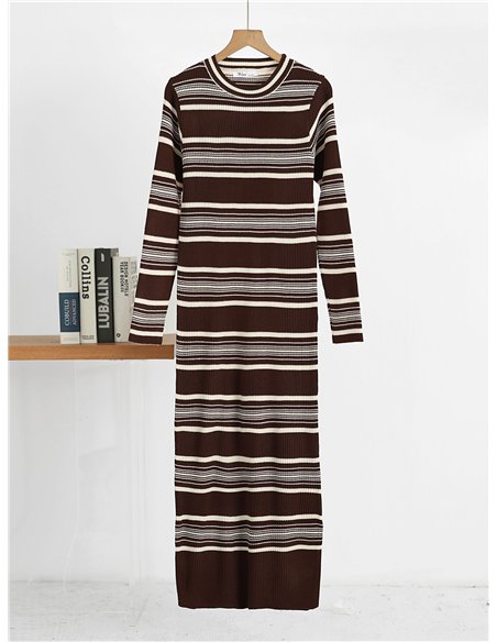 Robe longue en maille à fines rayures