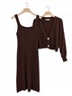 Conjunto de cardigã com botões e vestido sem alças