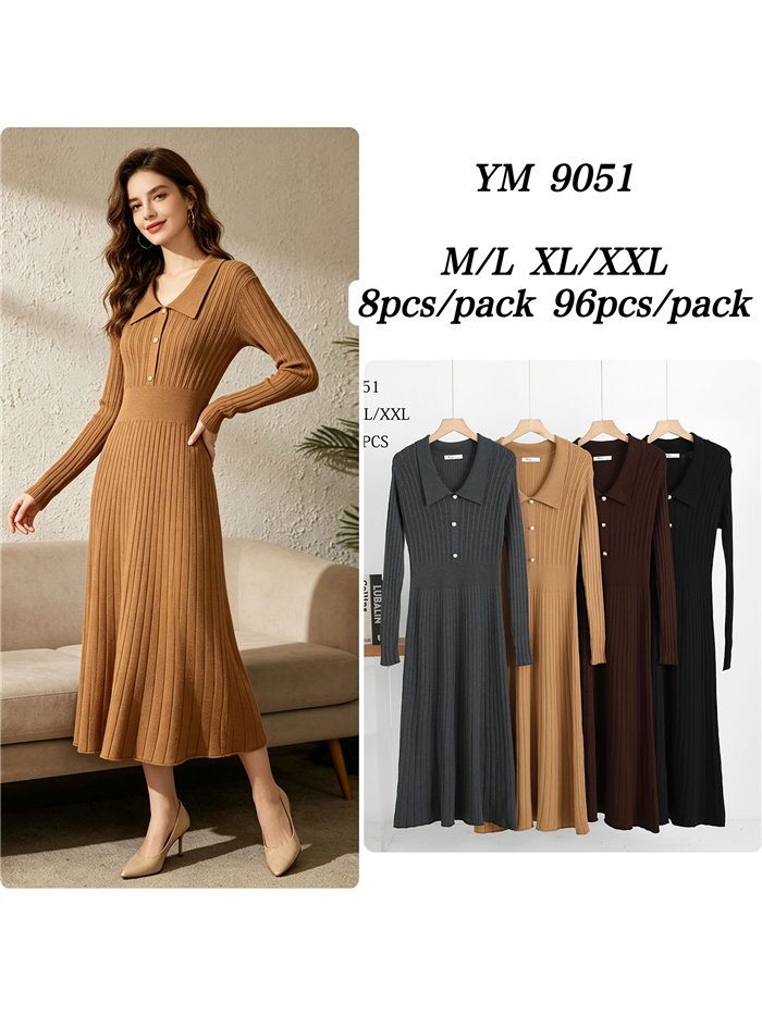 Geripptes Strick-Midikleid mit Rollkragen