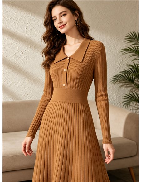 Geripptes Strick-Midikleid mit Rollkragen
