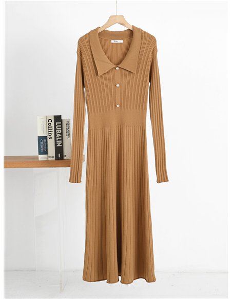 Geripptes Strick-Midikleid mit Rollkragen