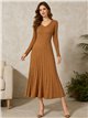 Geripptes Strick-Midikleid mit V-Ausschnitt