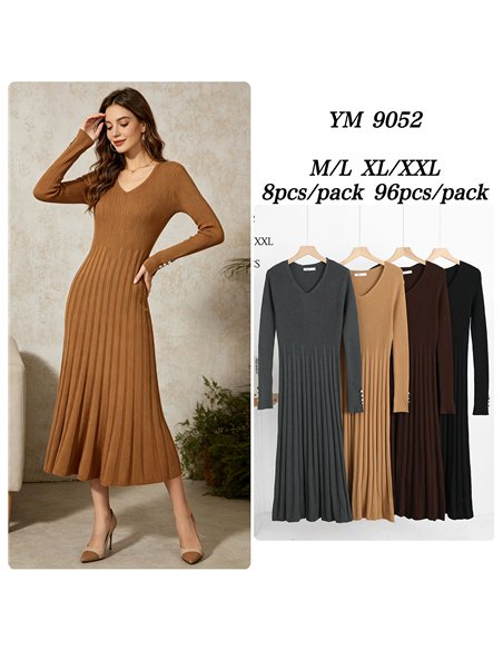 Geripptes Strick-Midikleid mit V-Ausschnitt