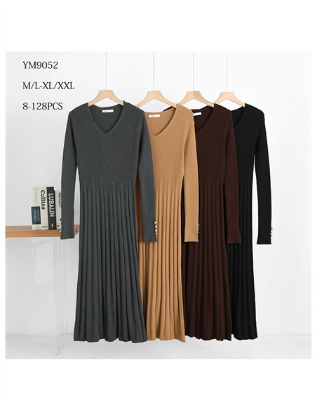 Geripptes Strick-Midikleid mit V-Ausschnitt