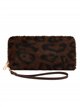 Cartera de pelo estampado con correa de muñeca