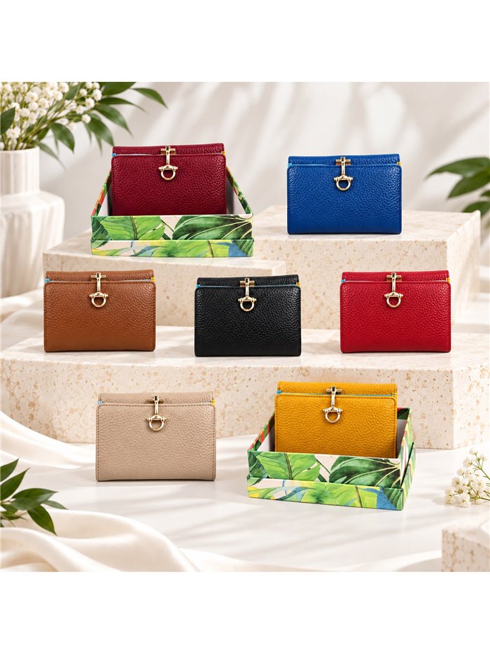 Cartera pequeña de piel con cierre metálico