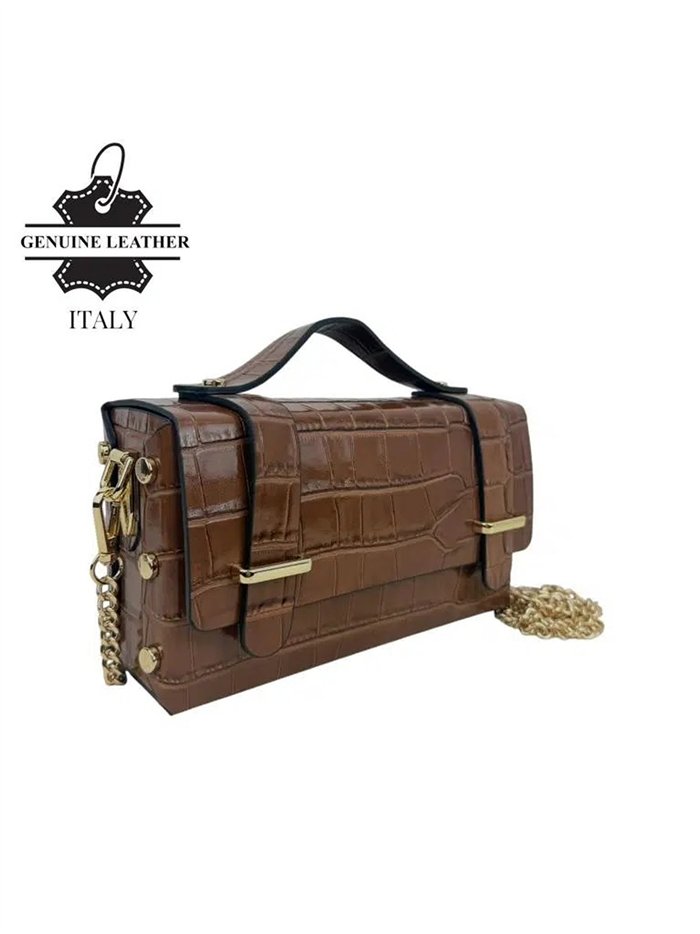 Mini bolso de mano de piel efecto coco con solapa y cadena