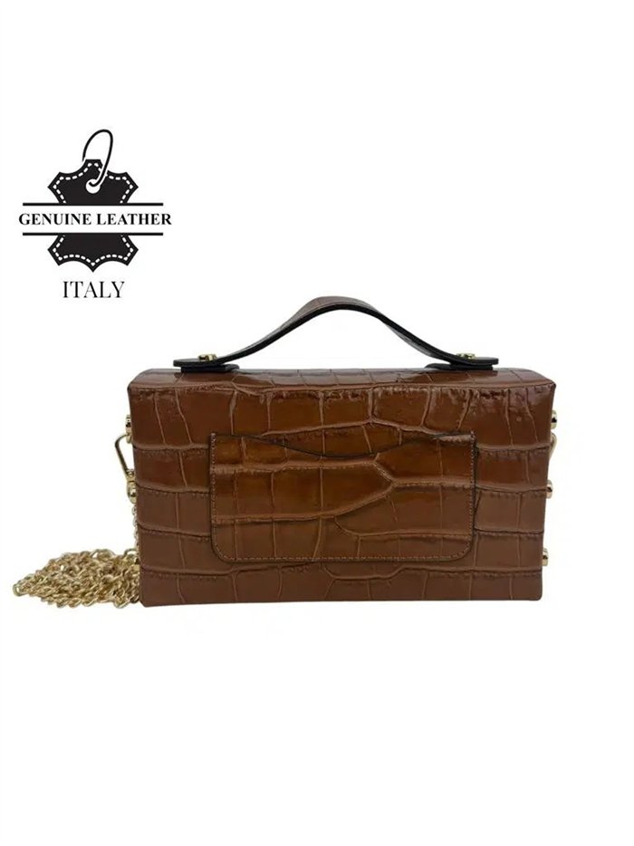 Mini bolso de mano de piel efecto coco con solapa y cadena