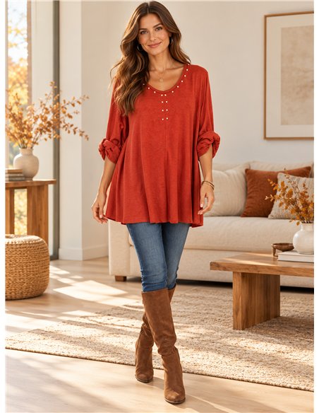 Camisa de malha plus size com tachas