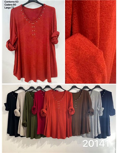 Camisa de malha plus size com tachas