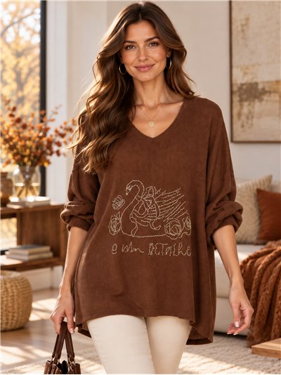 Suéter canelado oversized com cisne de strass