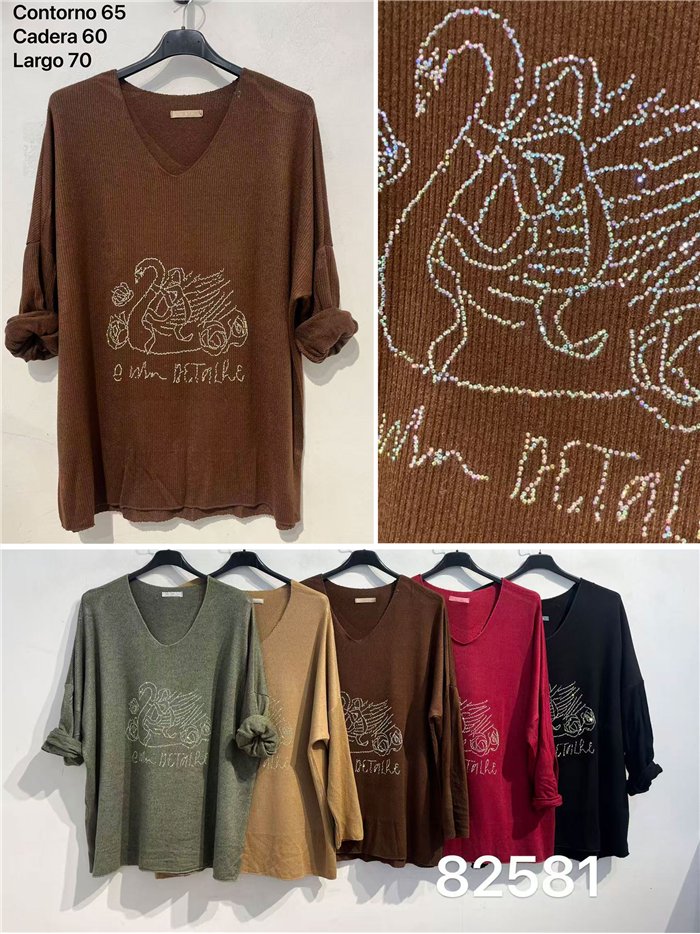 Suéter canelado oversized com cisne de strass