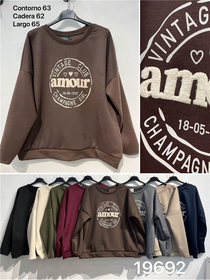 Moletom oversized com estampa Amour