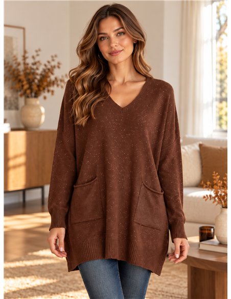 Suéter oversized com decote em V, lantejoulas e bolsos.