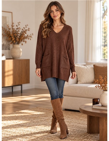 Suéter oversized com decote em V, lantejoulas e bolsos.