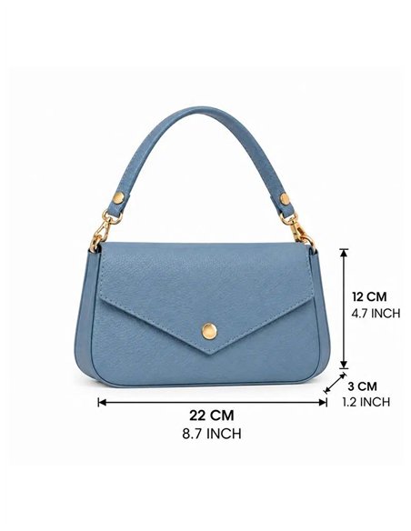 Mini bolsa estilo envelope com corrente dourada