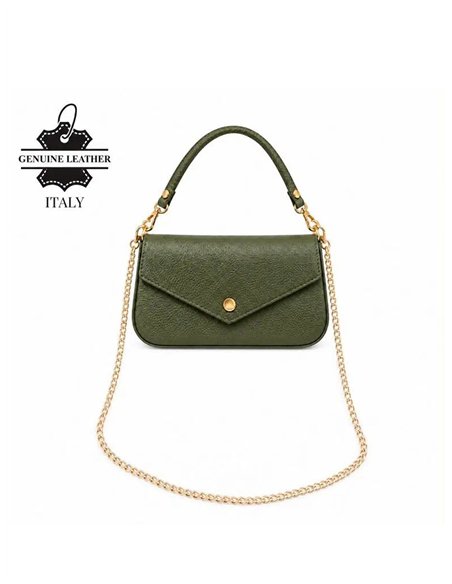Mini bolsa estilo envelope com corrente dourada