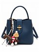 Sac seau avec foulard et pendentif décoratif
