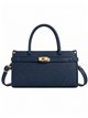 Bolsa com detalhe de fecho metálico