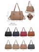 Ampia borsa shopper con tracolle decorative.