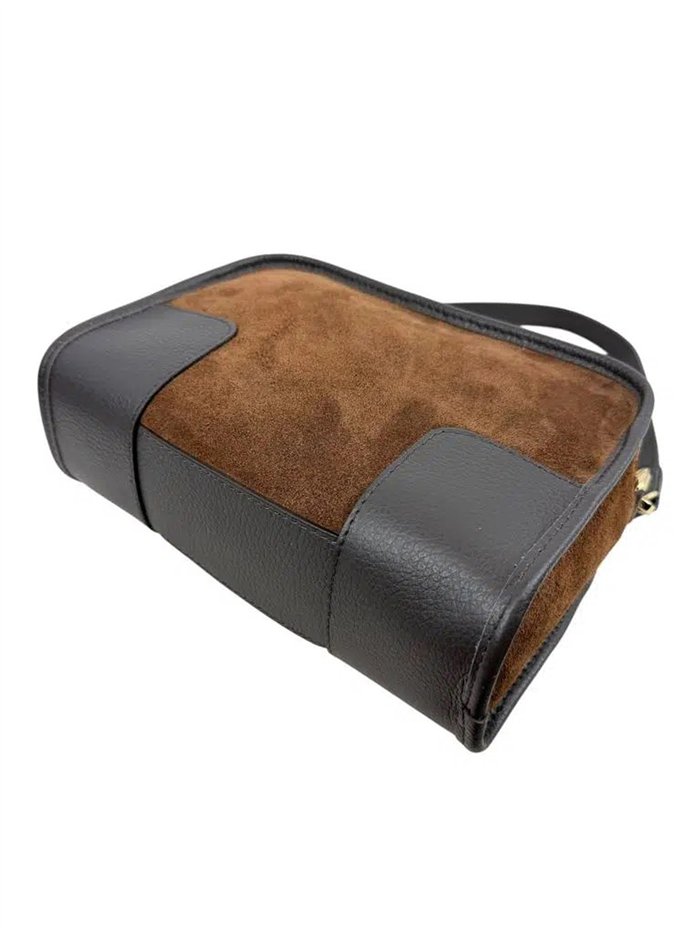 Schultertasche aus Wildleder mit Lederdetails