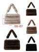Bolsa de pele sintética com aba