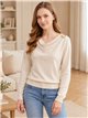 Pullover mit drapiertem Kragen und Brosche