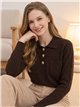 Zopfstrickpullover mit Polokragen und Zierknöpfen