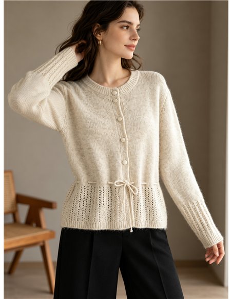Strickjacke mit niedrigem Ausschnitt und verstellbarer Taille