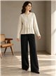 Strickjacke mit niedrigem Ausschnitt und verstellbarer Taille