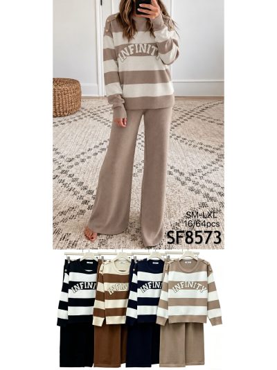 Pull à rayures infinies avec épaule boutonnée et pantalon à jambes larges 2