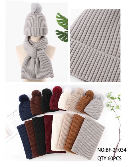 Set aus gerippter Strickmütze mit Bommel und Schal