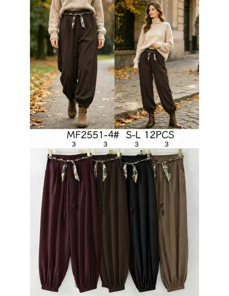 Pantalón jogger con cinturón pañuelo