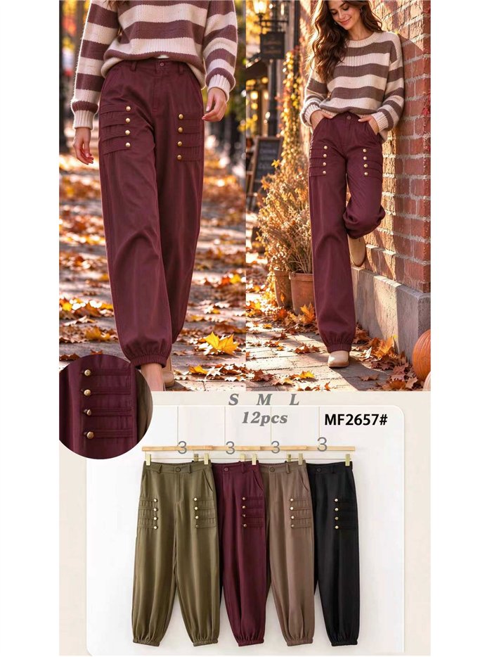 Pantalón jogger con botones dorados