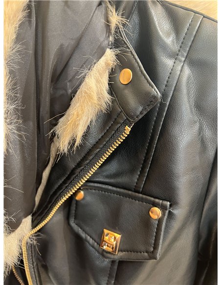 Giacca in similpelle con collo di pelliccia