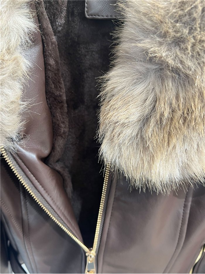 Kunstlederjacke mit Pelzkragen