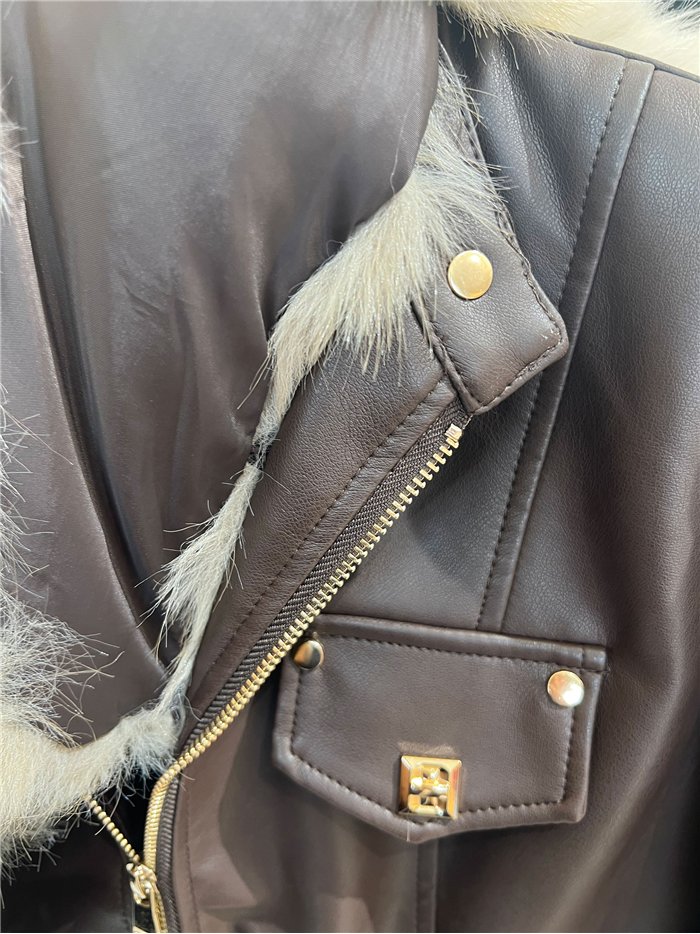 Kunstlederjacke mit Pelzkragen