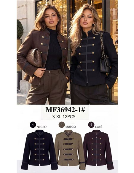Chaqueta militar paño con botones dorados