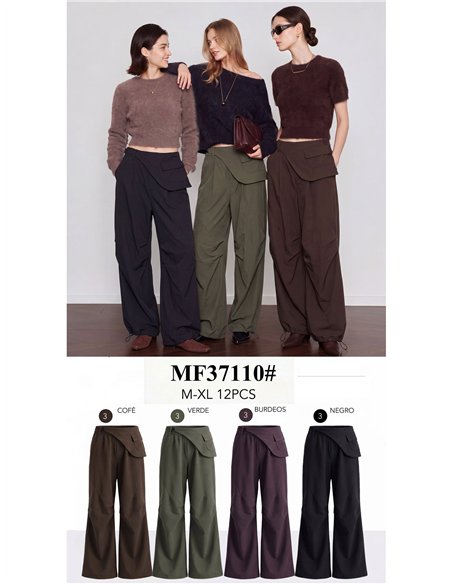Pantalón wide leg con cintura asimétrica