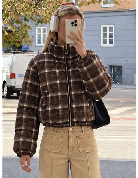 Kurze gesteppte Karojacke