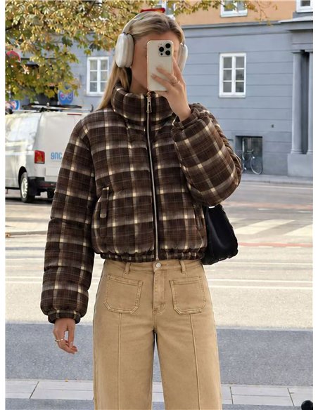 Kurze gesteppte Karojacke